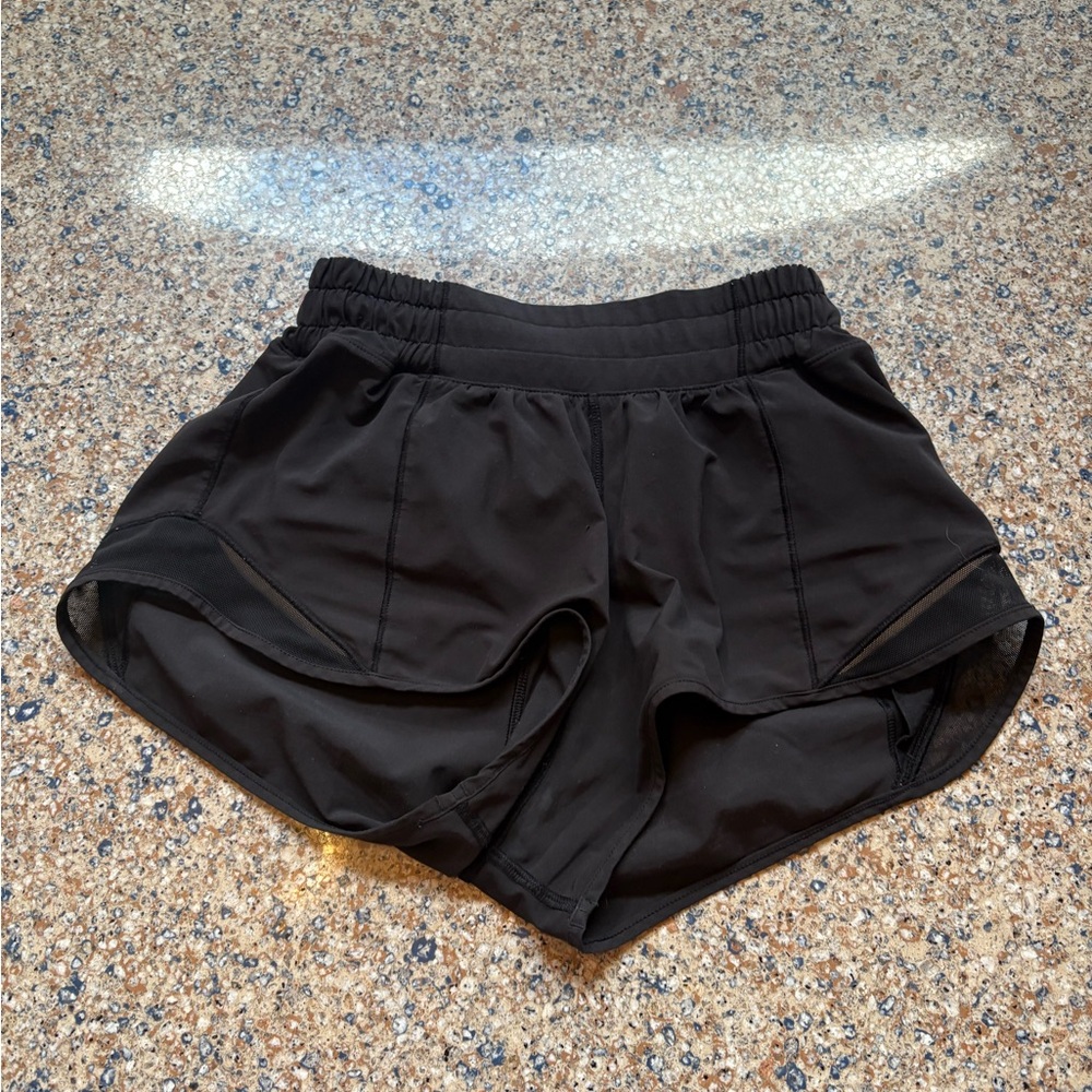 Black Women's Lululemon Athletic Shorts 2.5 inch